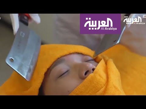 طرق استرخاء عن طريق تدليك الجسم بالسكاكين الحادة    