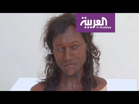 شاهد البريطاني الأول وأسود البشرة أزرق العينين