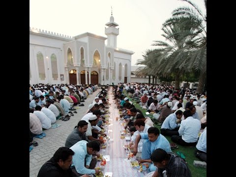 شاهد أجانب يحضرون أمسية رمضانية في دبي