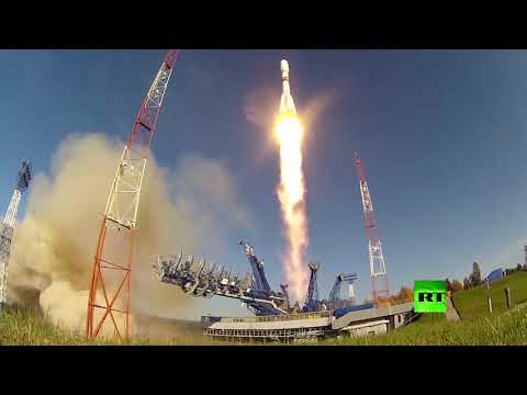 عملية إطلاق صاروخ روسي يحمل قمرًا صناعيًا إماراتيًا إلى المدار
